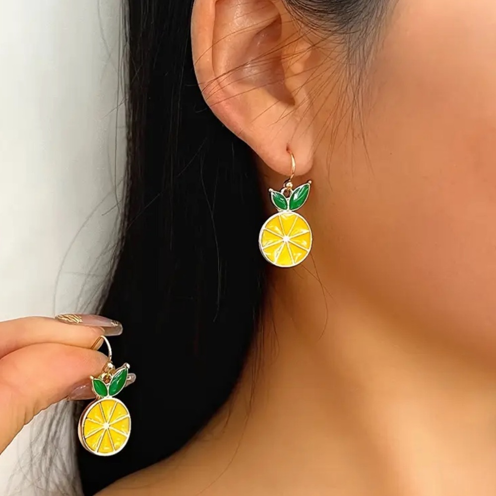 NWOT - Lemon Slice Earrings with Green Leaves